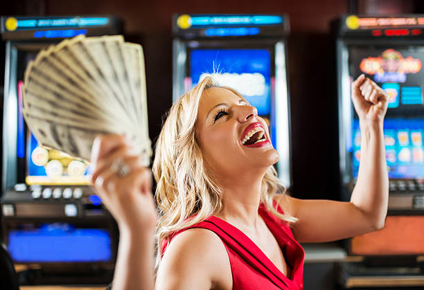 Phoenix Rises slot game interface on jeparatoto online showing reel layout and payout table